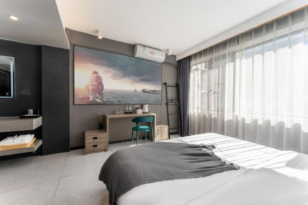 Yangshuo Emoji Youth Hostel Bagian luar foto