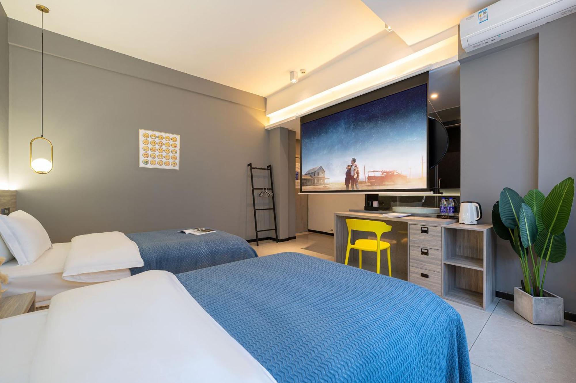 Yangshuo Emoji Youth Hostel Bagian luar foto